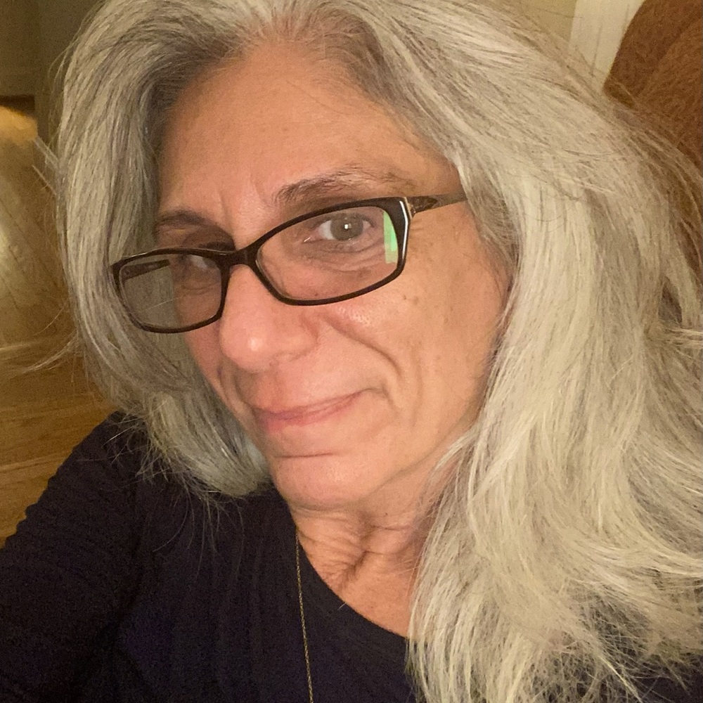 Meet your Posher, Denise